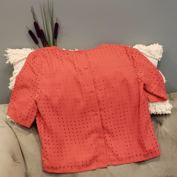 Banana Republic eyelet NWOT top Med Petite - Picture 2 of 3